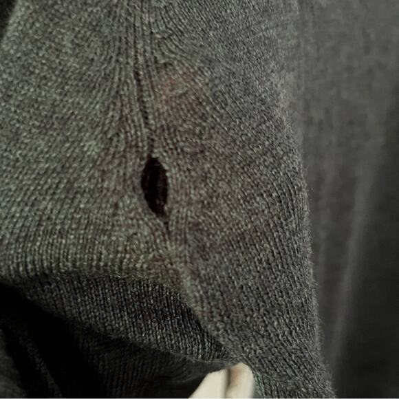 Field Gear 100% Merino Wool Gray/Green V Neck Sweater Business Casual FLAW - Picture 5 of 5